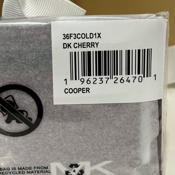 MICHAEL KORS
Cooper Wallet Tall Card Case - Picture 5 of 6